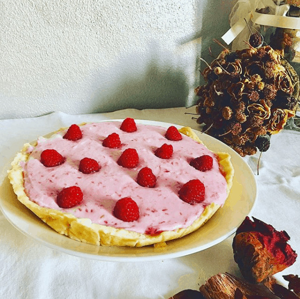 crostata al cioccolato bianco e lamponi