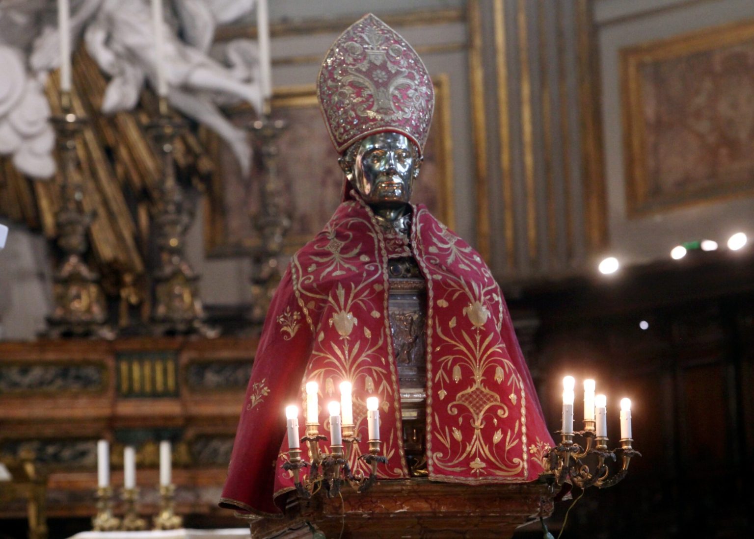 San Gennaro e il miracolo che avviene tre volte all'anno